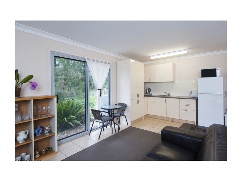 9 Lambert Drive, Maudsland QLD 4210