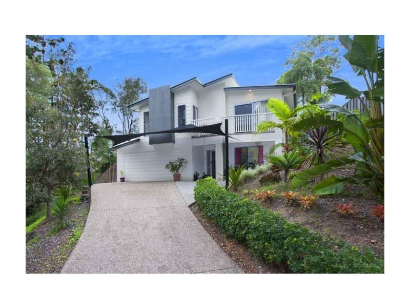 9 Lambert Drive, Maudsland QLD 4210