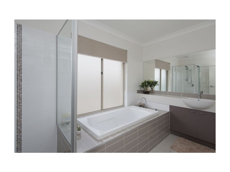 4 Goolwa Court, Pimpama QLD 4209