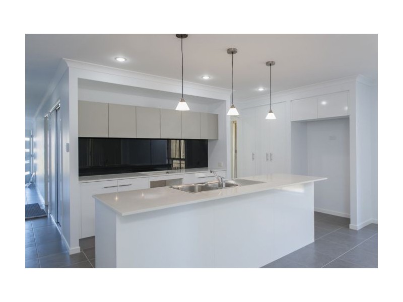 7 Mountain View Parade Riverstone Crossing, Upper Coomera QLD 4209