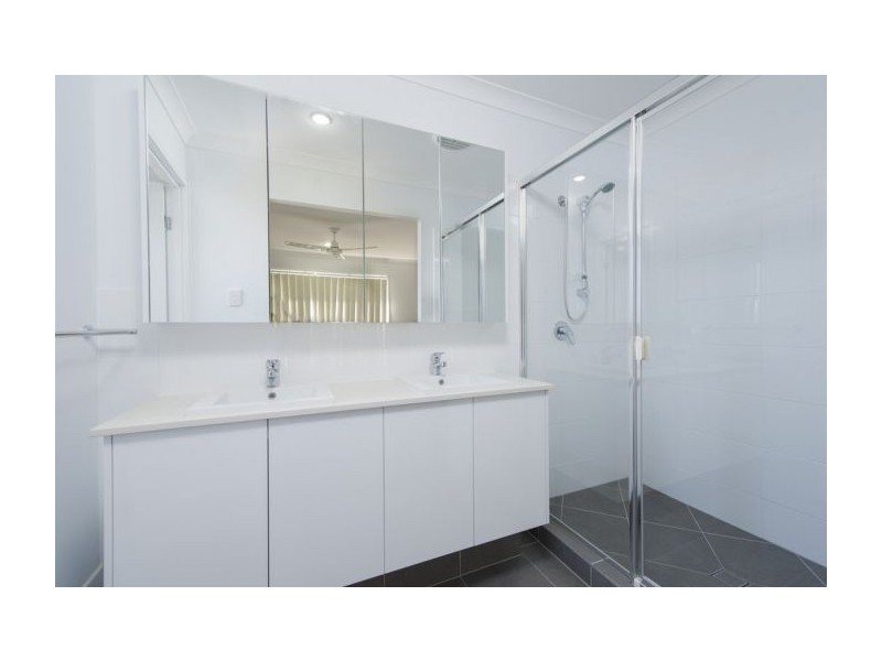 7 Mountain View Parade Riverstone Crossing, Upper Coomera QLD 4209