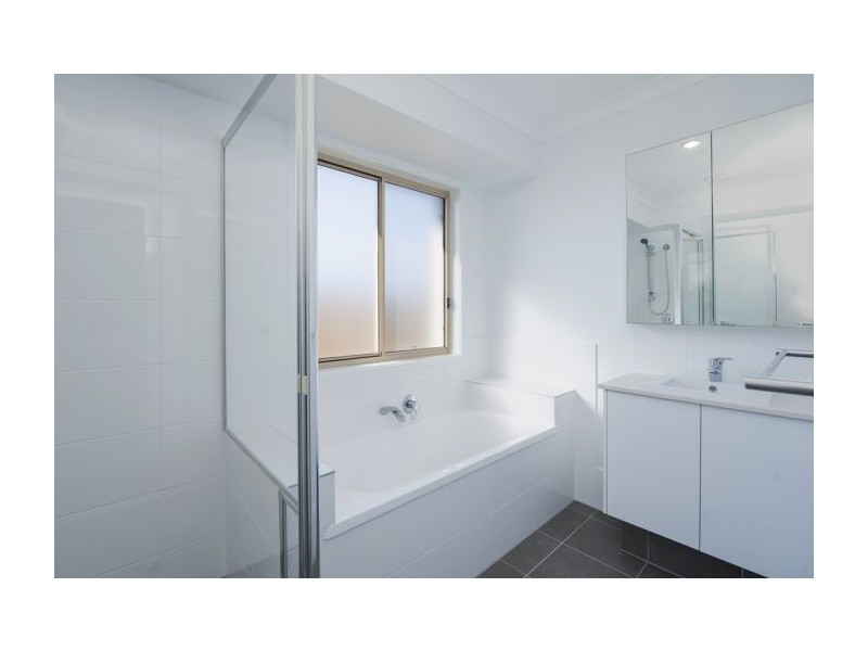 7 Mountain View Parade Riverstone Crossing, Upper Coomera QLD 4209