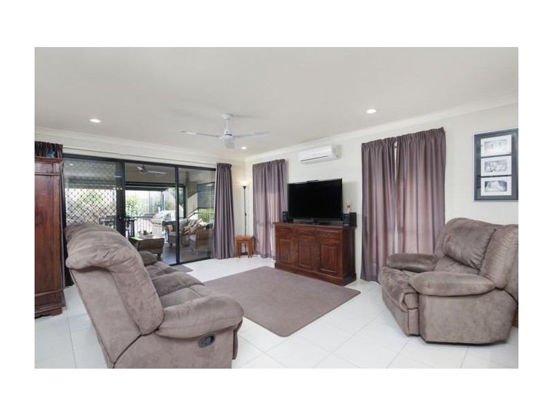 48 Silver Dawn Crescent, Oxenford QLD 4210