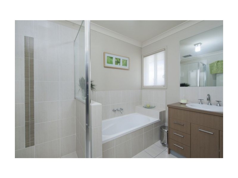 48 Silver Dawn Crescent, Oxenford QLD 4210