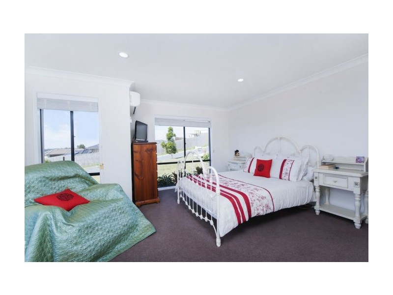 22 Coomerong Crescent, Upper Coomera QLD 4209