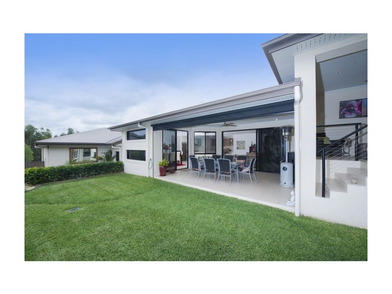 2 Yarra Place, Pacific Pines QLD 4211