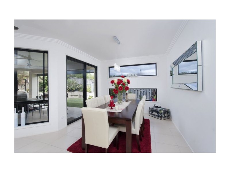 2 Yarra Place, Pacific Pines QLD 4211