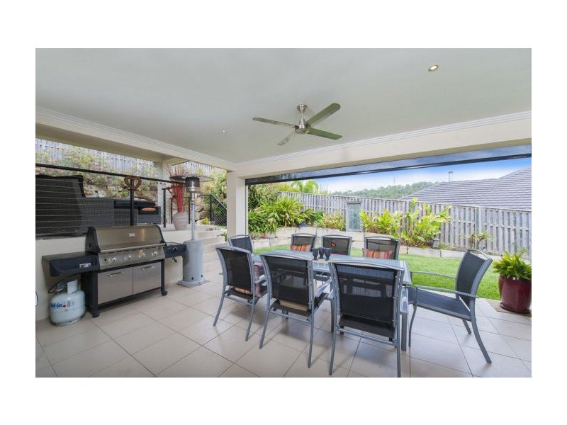 2 Yarra Place, Pacific Pines QLD 4211