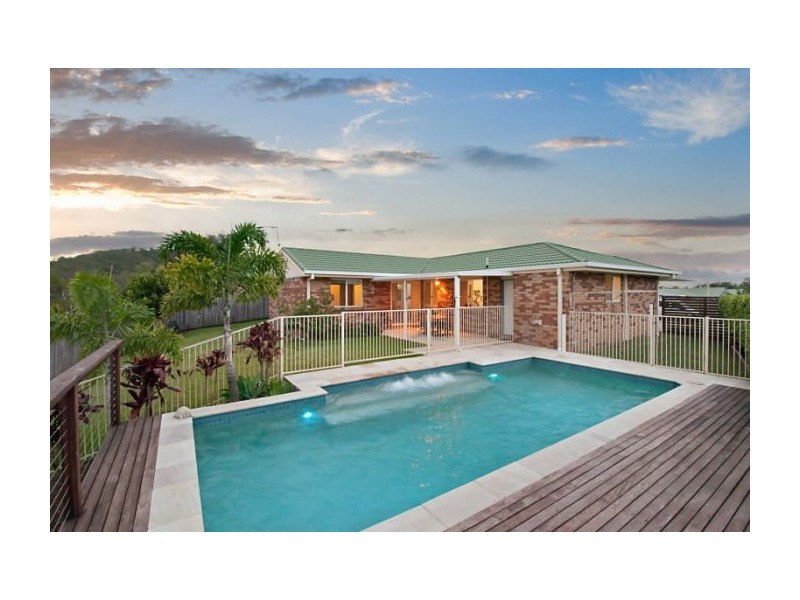 4 Pineview Drive, Oxenford QLD 4210