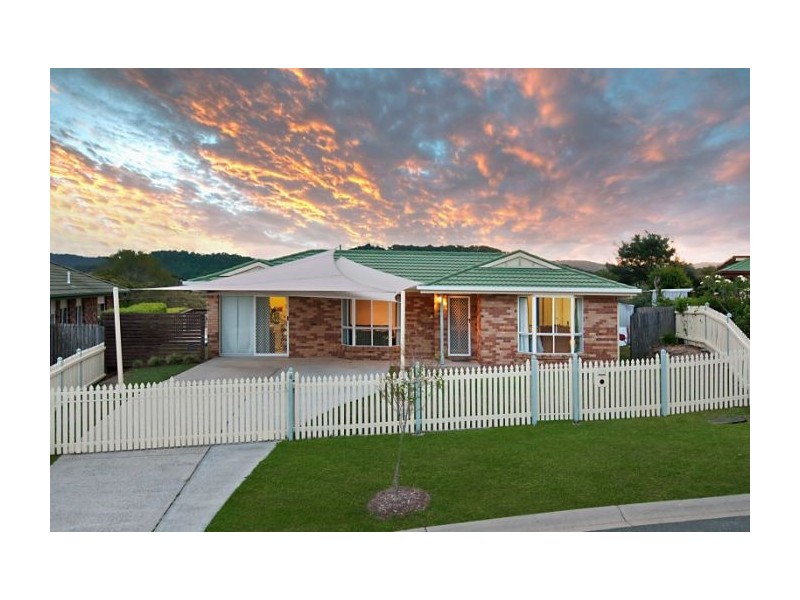 4 Pineview Drive, Oxenford QLD 4210