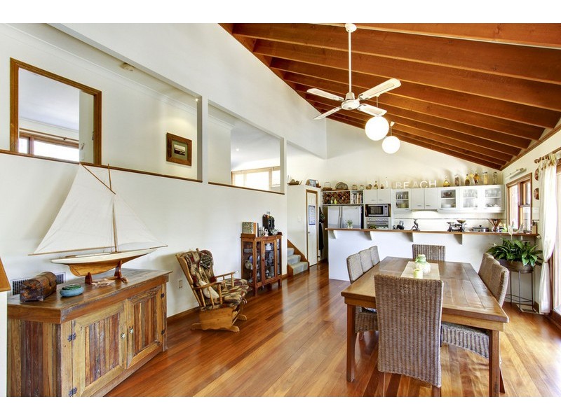 13 Noorong Avenue, Forresters Beach NSW 2260