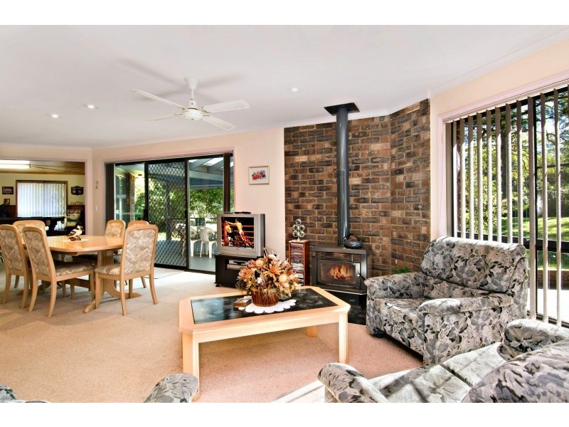 2 Barinya Lane, Springfield NSW 2250