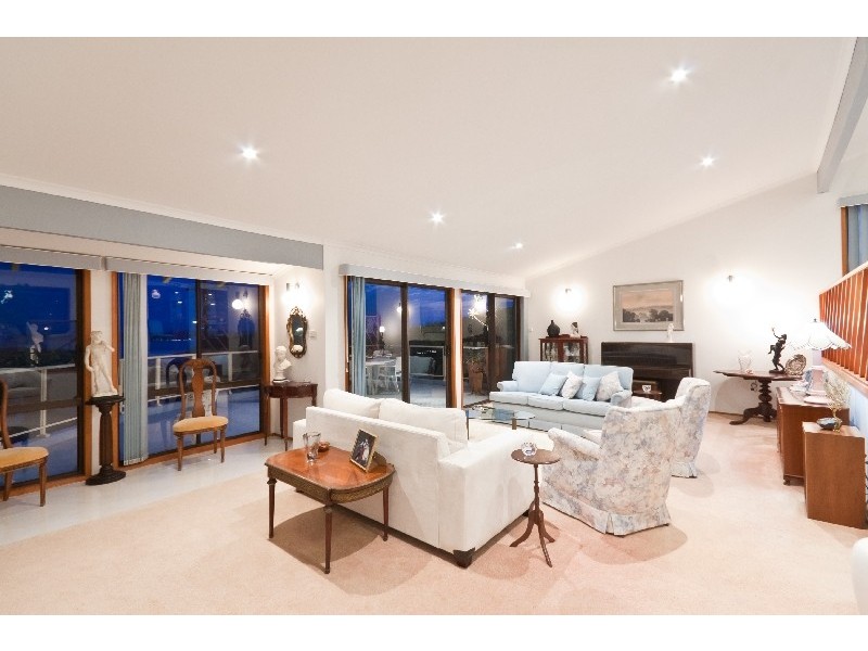 20 North Scenic Road, Forresters Beach NSW 2260
