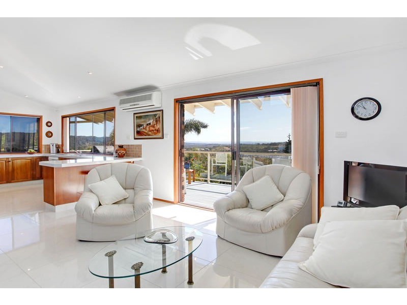 20 North Scenic Road, Forresters Beach NSW 2260