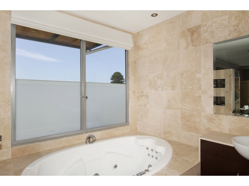 16 Ogilvie Street, Terrigal NSW 2260