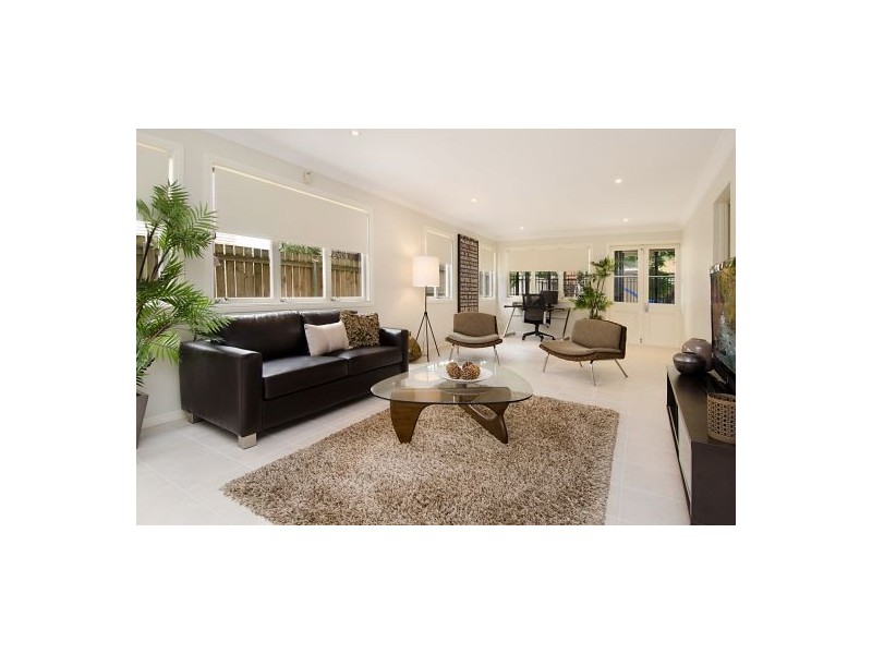 19 Dowar Street, Coorparoo QLD 4151