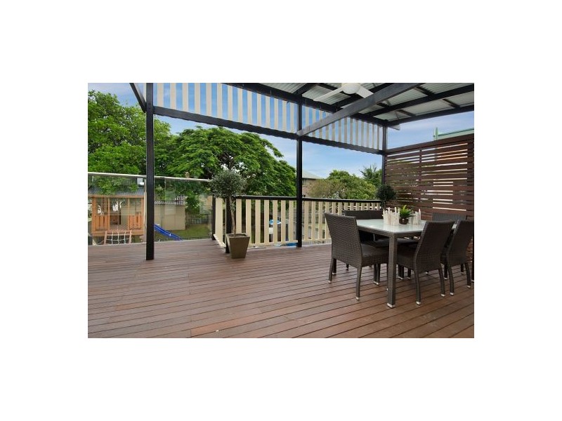 19 Dowar Street, Coorparoo QLD 4151