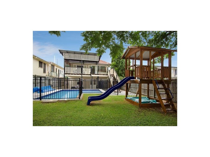 19 Dowar Street, Coorparoo QLD 4151