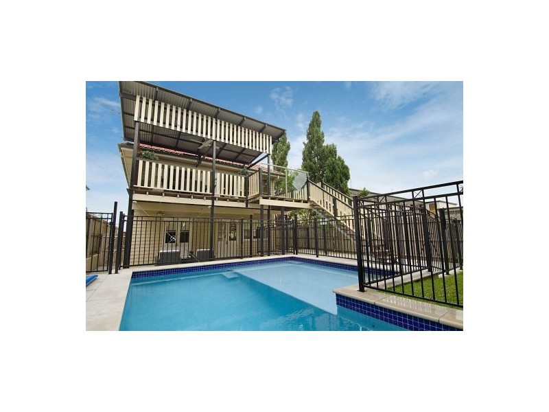 19 Dowar Street, Coorparoo QLD 4151