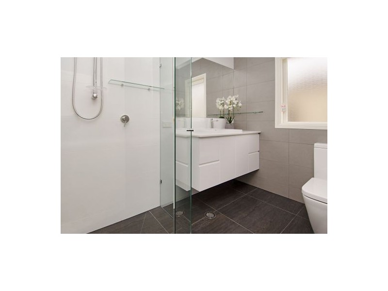 19 Dowar Street, Coorparoo QLD 4151