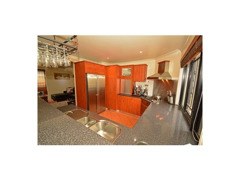 30 Estate Place, Holland Park West QLD 4121