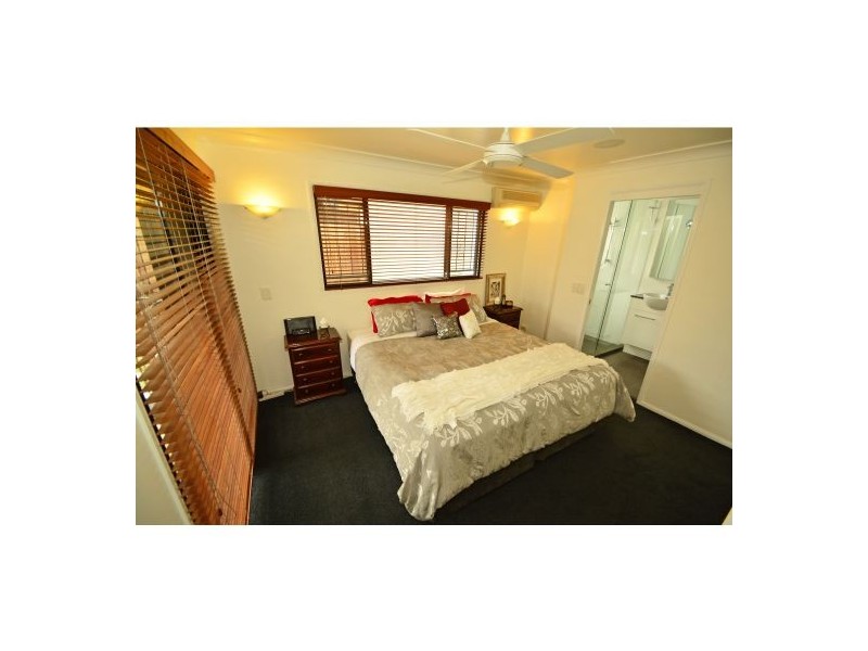 30 Estate Place, Holland Park West QLD 4121