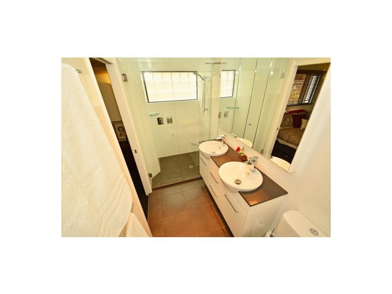 30 Estate Place, Holland Park West QLD 4121