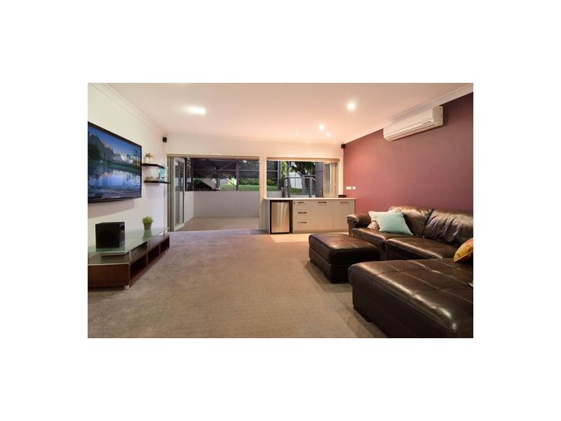 23 Lockyer Street, Camp Hill QLD 4152
