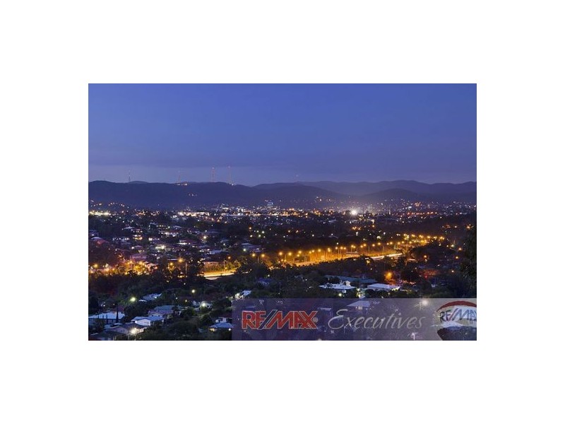 65 Kneale Street, Holland Park West QLD 4121