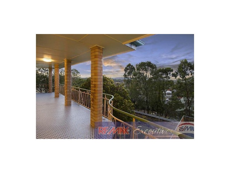 65 Kneale Street, Holland Park West QLD 4121