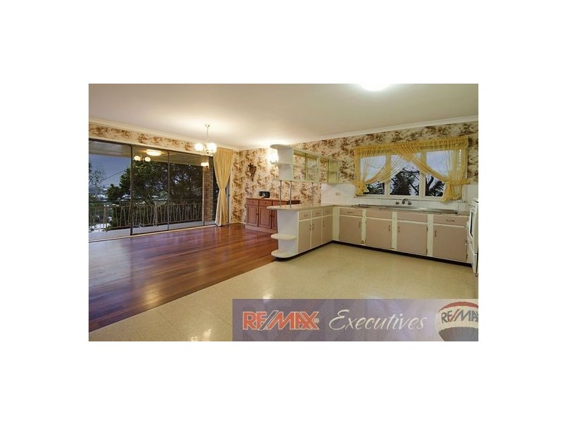 65 Kneale Street, Holland Park West QLD 4121