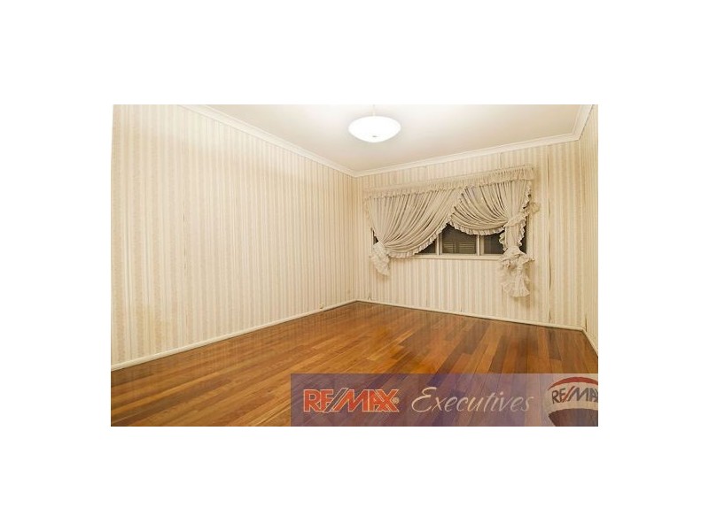 65 Kneale Street, Holland Park West QLD 4121