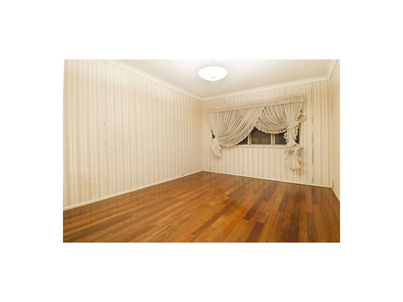 65 Kneale Street, Holland Park West QLD 4121