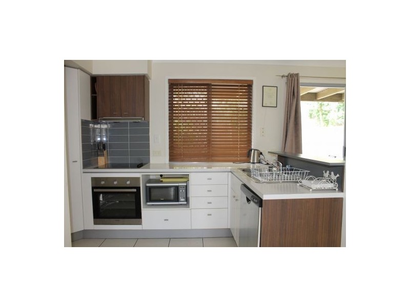 5/8 Eric Road, Holland Park QLD 4121