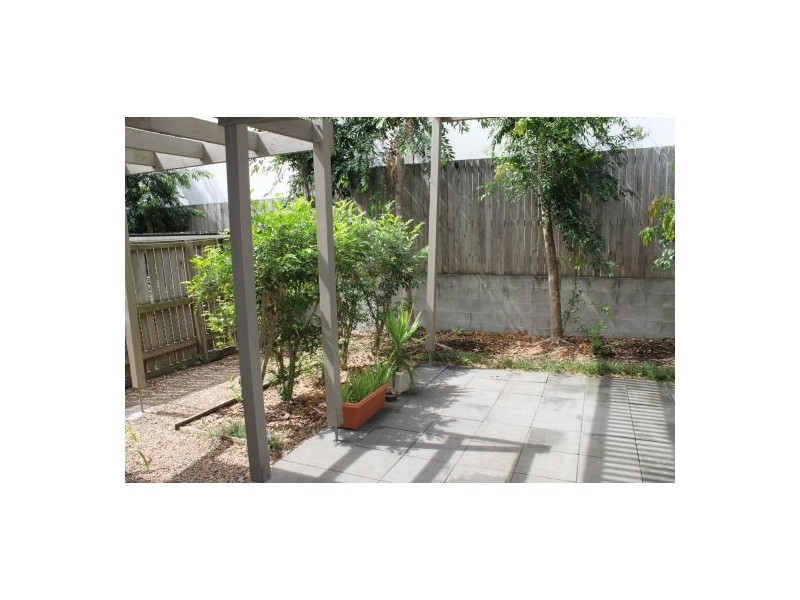 5/8 Eric Road, Holland Park QLD 4121