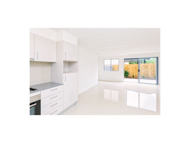 1 / 42 Latimer Street, Holland Park QLD 4121