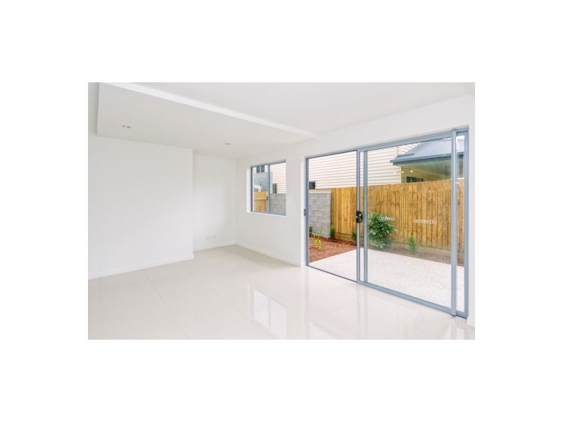 1 / 42 Latimer Street, Holland Park QLD 4121