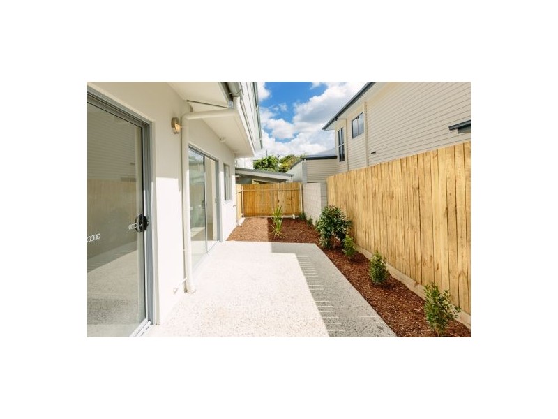 1 / 42 Latimer Street, Holland Park QLD 4121