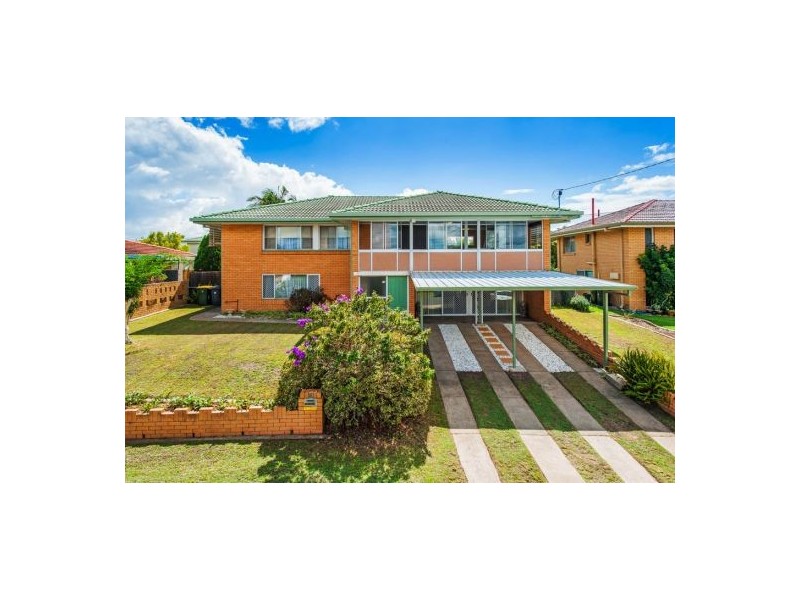 18 Tandanya Street, Mansfield QLD 4122