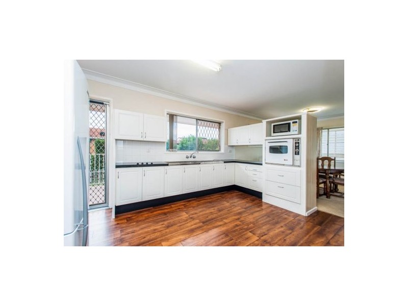 18 Tandanya Street, Mansfield QLD 4122