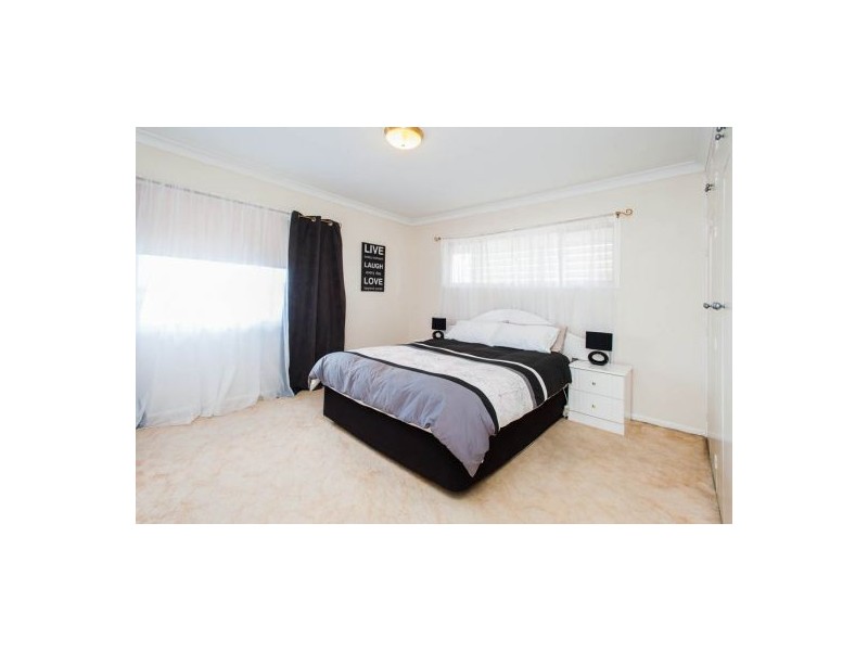 18 Tandanya Street, Mansfield QLD 4122