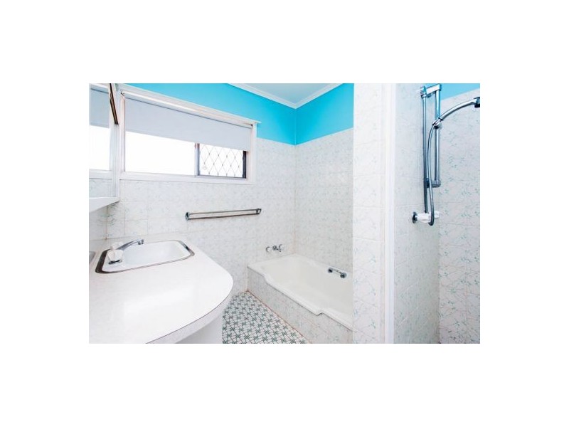 18 Tandanya Street, Mansfield QLD 4122