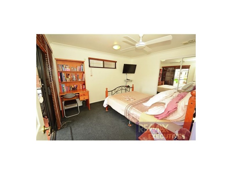 30 Estate Place, Holland Park West QLD 4121