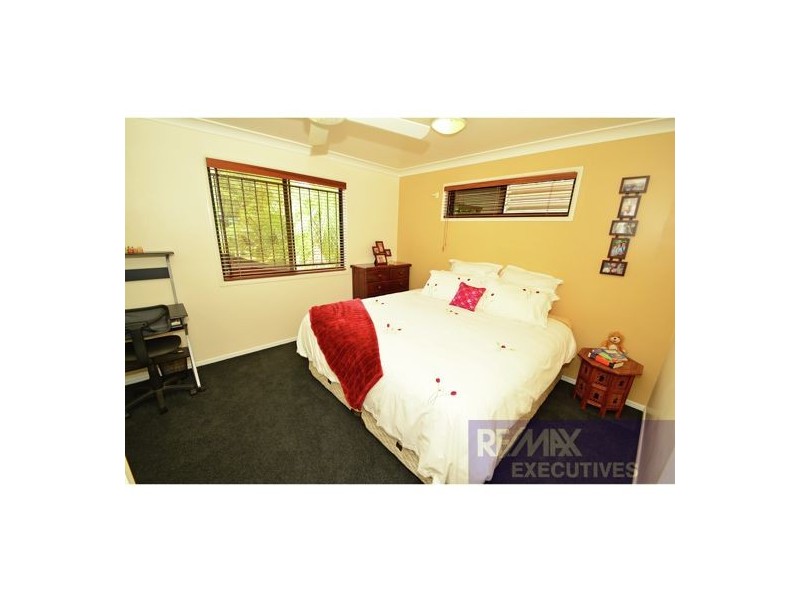 30 Estate Place, Holland Park West QLD 4121