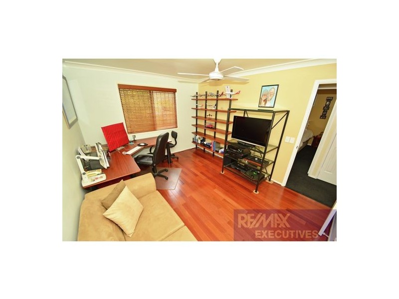 30 Estate Place, Holland Park West QLD 4121