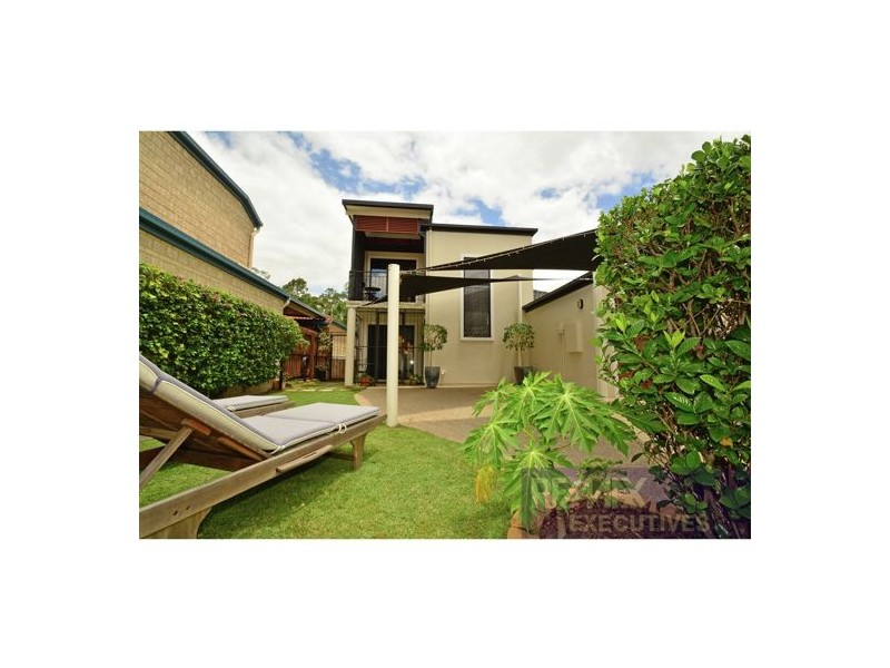 30 Estate Place, Holland Park West QLD 4121