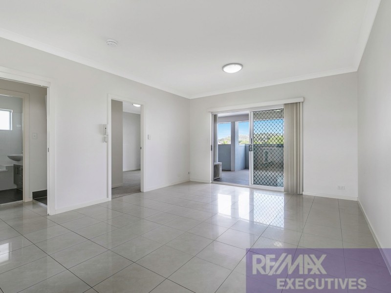 8/15 Rolle Street, Holland Park West QLD 4121