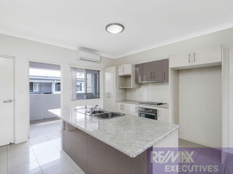 8/15 Rolle Street, Holland Park West QLD 4121