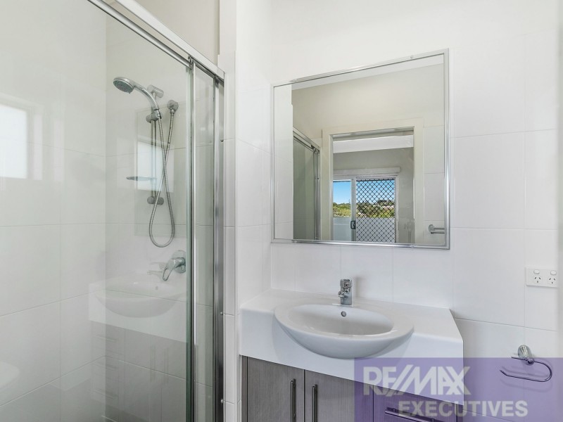 8/15 Rolle Street, Holland Park West QLD 4121