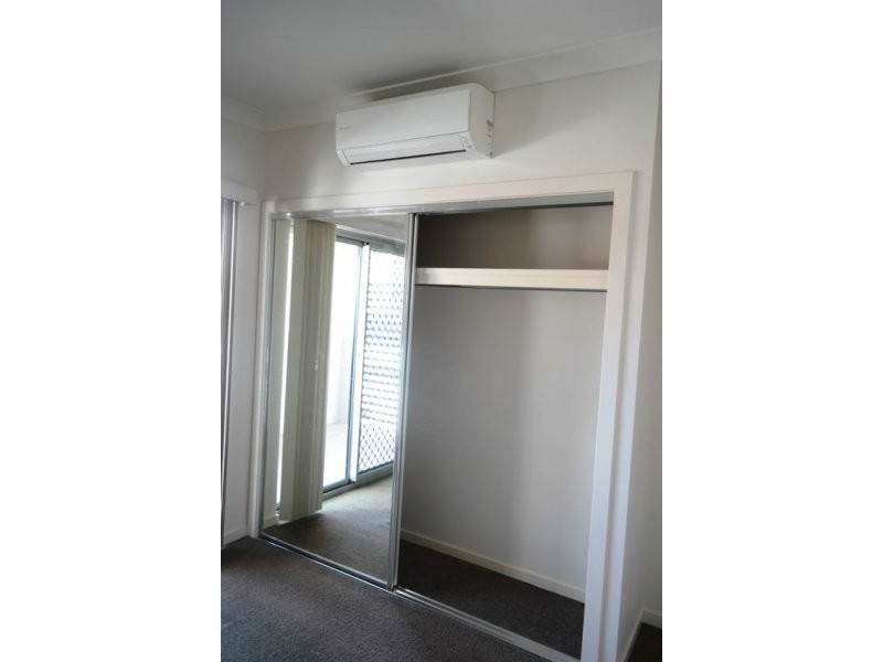 8/15 Rolle Street, Holland Park West QLD 4121